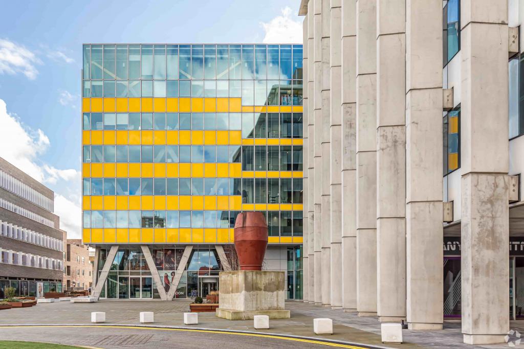 1 Nicholas Rd – The Yellow Building – Office Space for Lease – 161,500 sq ft