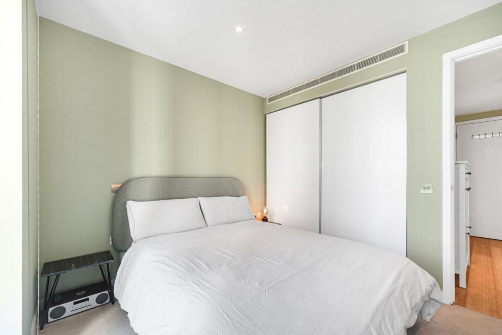 One Bedroom Apartment – Pan Peninsula Square, Canary Wharf, E14
