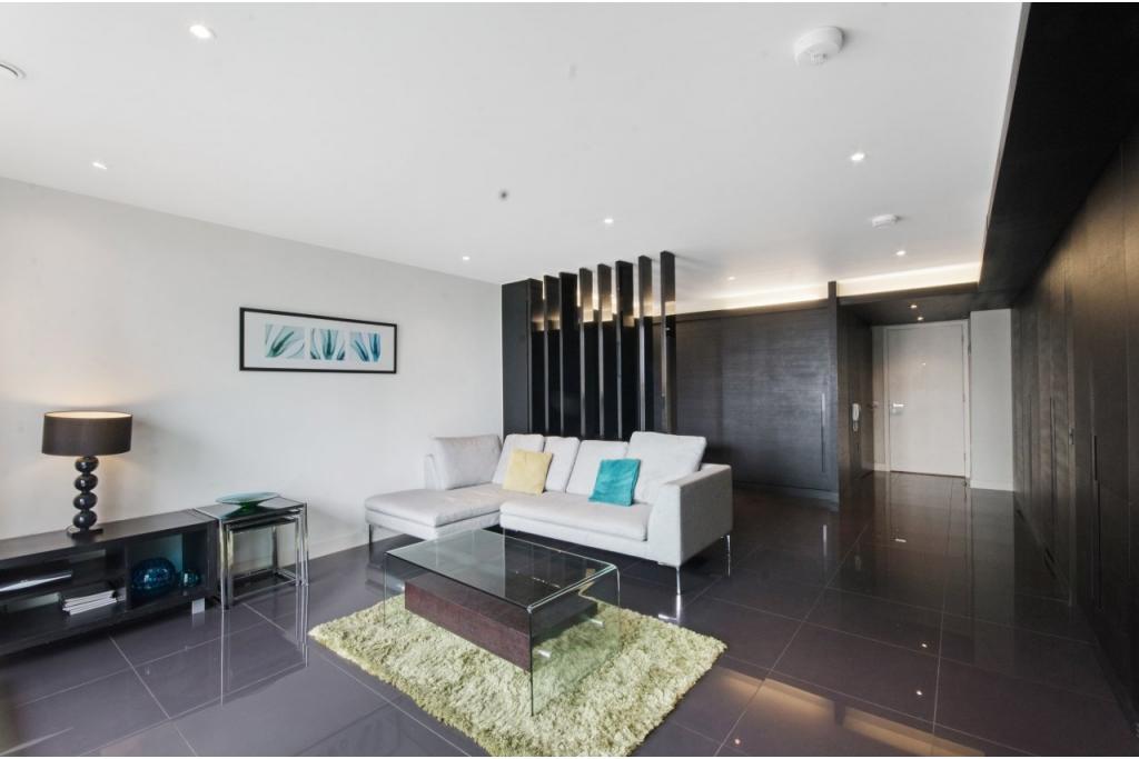 Studio Apartment – Pan Peninsula Square, Canary Wharf, E14