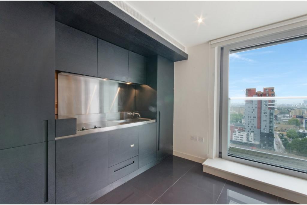 Studio Apartment – Pan Peninsula Square, Canary Wharf, E14