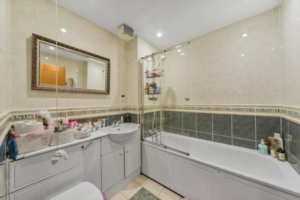 Two-Bedroom Apartment – Rotherhithe Street, Rotherhithe, SE16
