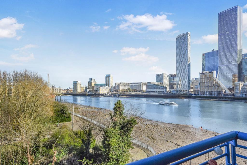 Two-Bedroom Apartment – Rotherhithe Street, Rotherhithe, SE16