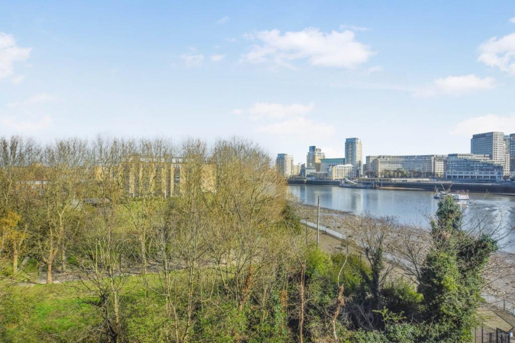 Two-Bedroom Apartment – Rotherhithe Street, Rotherhithe, SE16