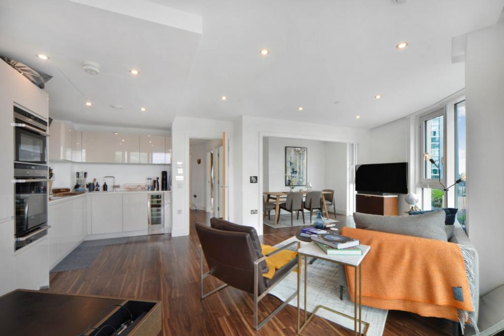 Altitude Point – 3 Bedroom Apartment for Sale – Aldgate, London E1