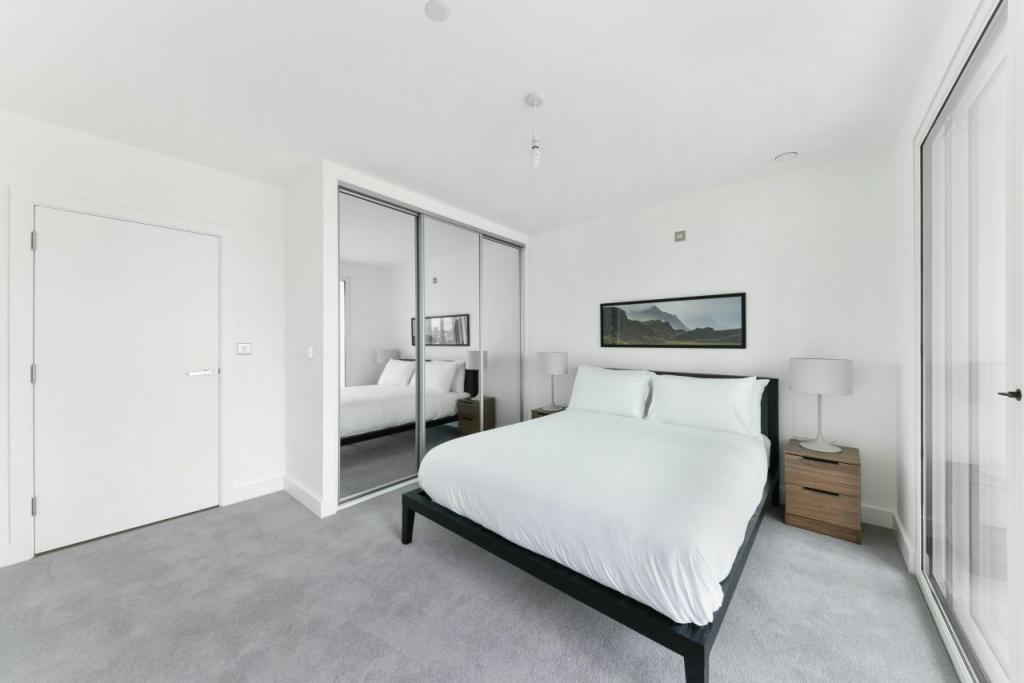 Royal Captain Court – 1 Bedroom Apartment for Sale – Blackwall Reach, E14