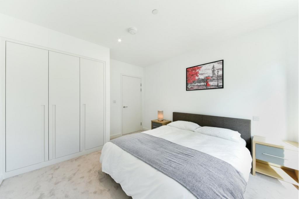1 Bedroom Apartment for Sale – Shipwright Street, Docklands, London, E16