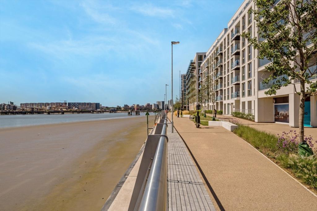 1 Bedroom Apartment for Sale – Shipwright Street, Docklands, London, E16