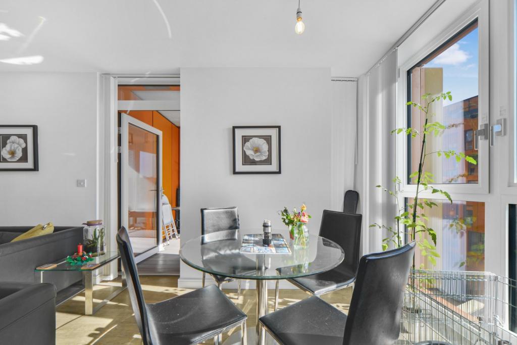 1 Bedroom Apartment for Sale – Cable Walk, Greenwich, London, SE10