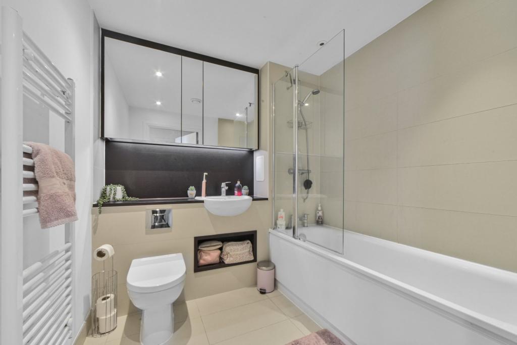 1 Bedroom Apartment for Sale – Cable Walk, Greenwich, London, SE10