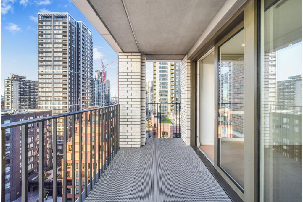 Sayer St, Elephant Park – 2 Bedroom Apartment – £705,000 – Elephant & Castle, London SE17