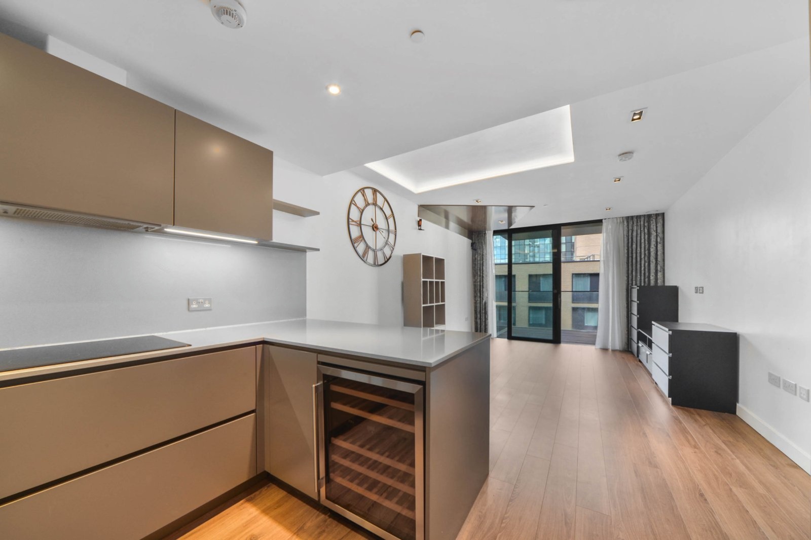 Goodman’s Fields – 2 Bedroom Apartment – £1,000,000 Guide Price – Aldgate, London E1