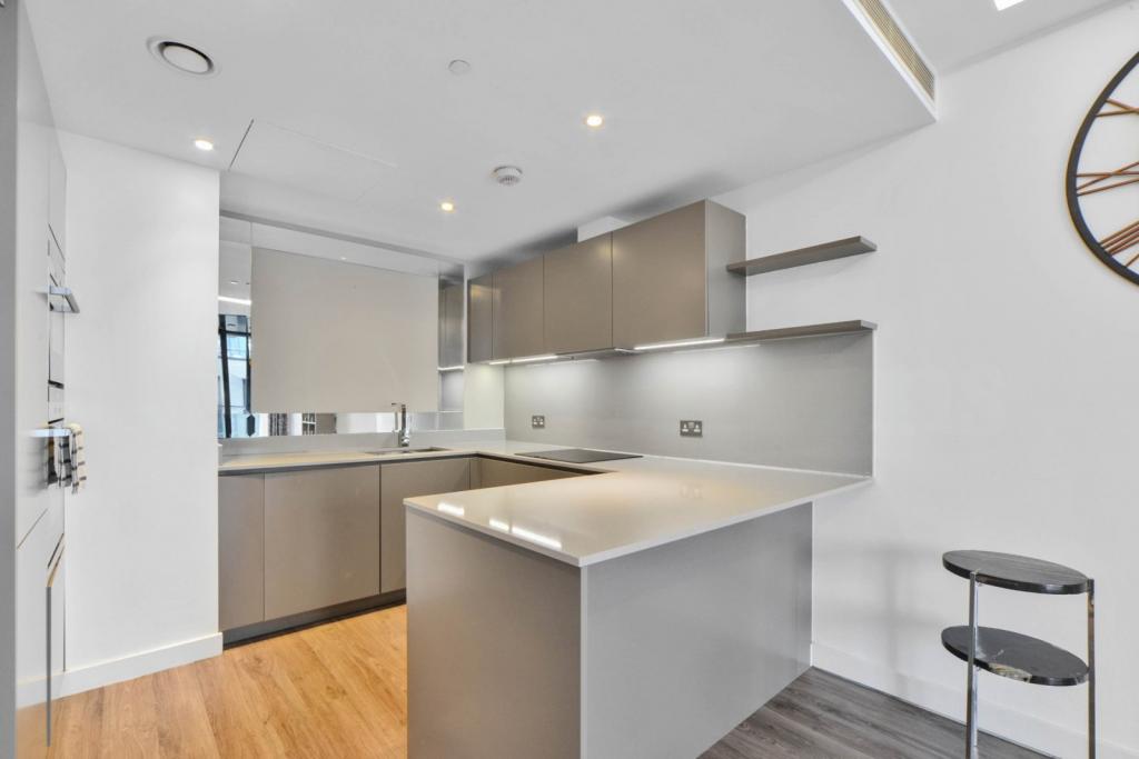 Goodman’s Fields – 2 Bedroom Apartment – £1,000,000 Guide Price – Aldgate, London E1