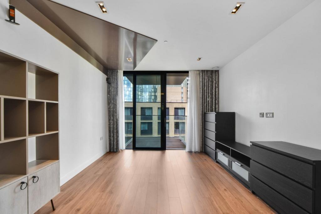 Goodman’s Fields – 2 Bedroom Apartment – £1,000,000 Guide Price – Aldgate, London E1