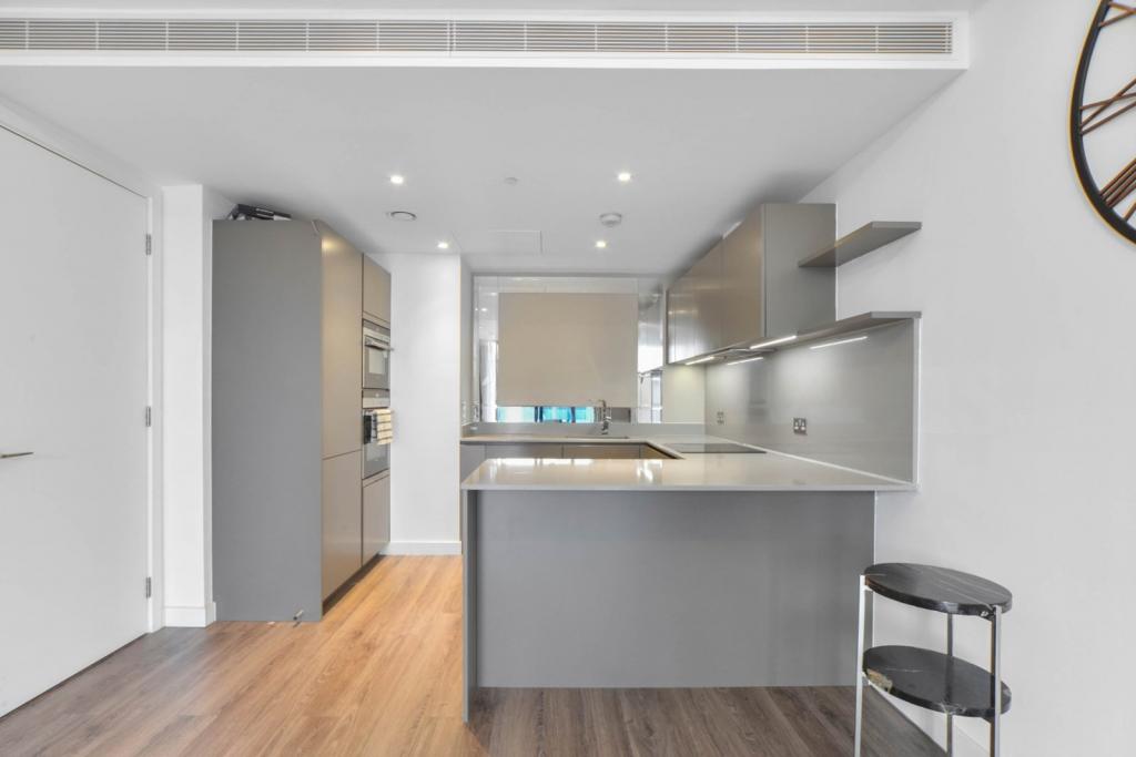 Goodman’s Fields – 2 Bedroom Apartment – £1,000,000 Guide Price – Aldgate, London E1