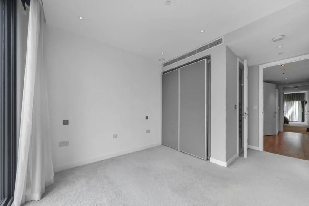 Goodman’s Fields – 2 Bedroom Apartment – £1,000,000 Guide Price – Aldgate, London E1