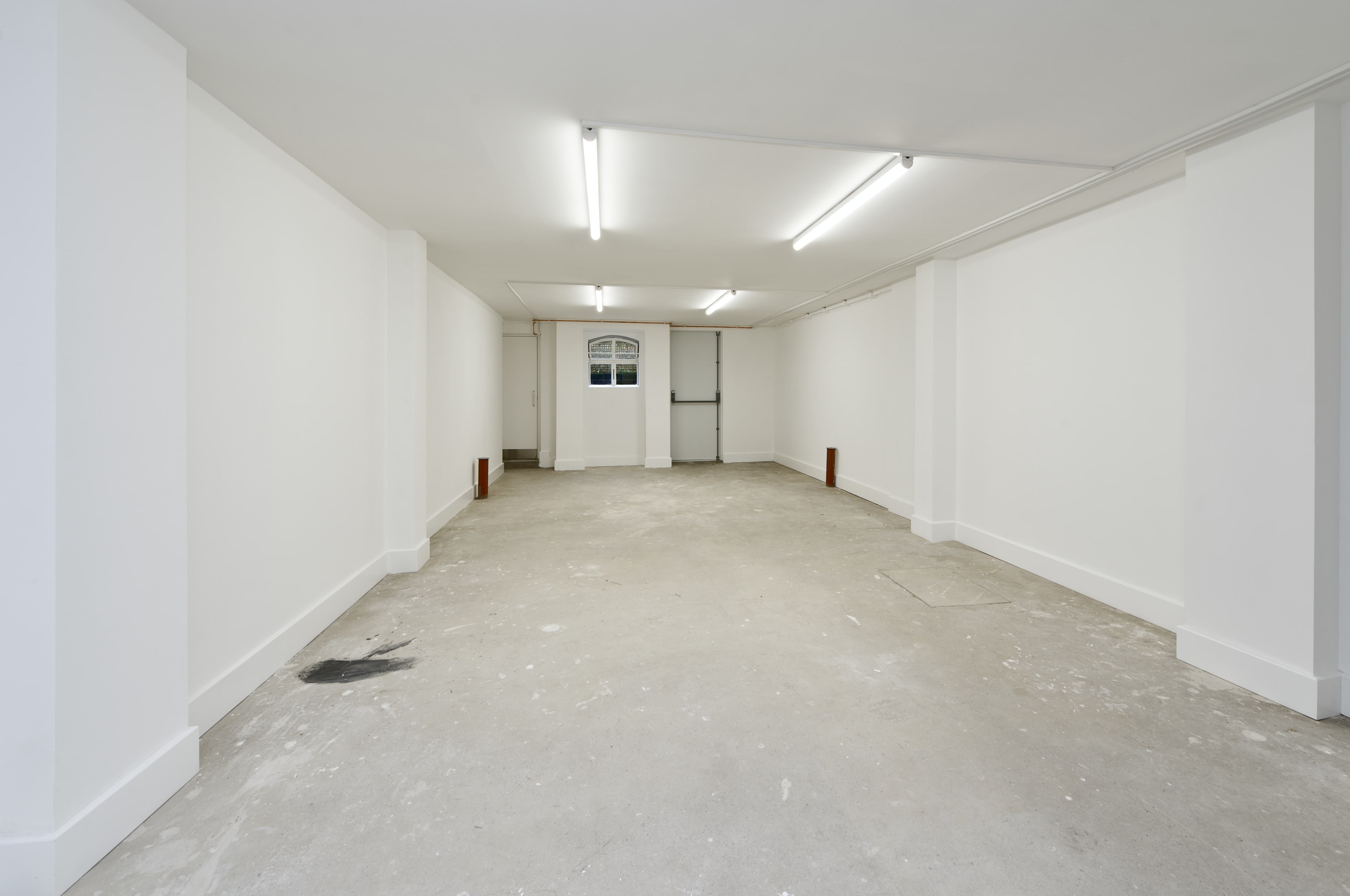 300 Westbourne Grove – Retail/Residential Unit for Lease – 1,762 sq ft – Notting Hill, London W11