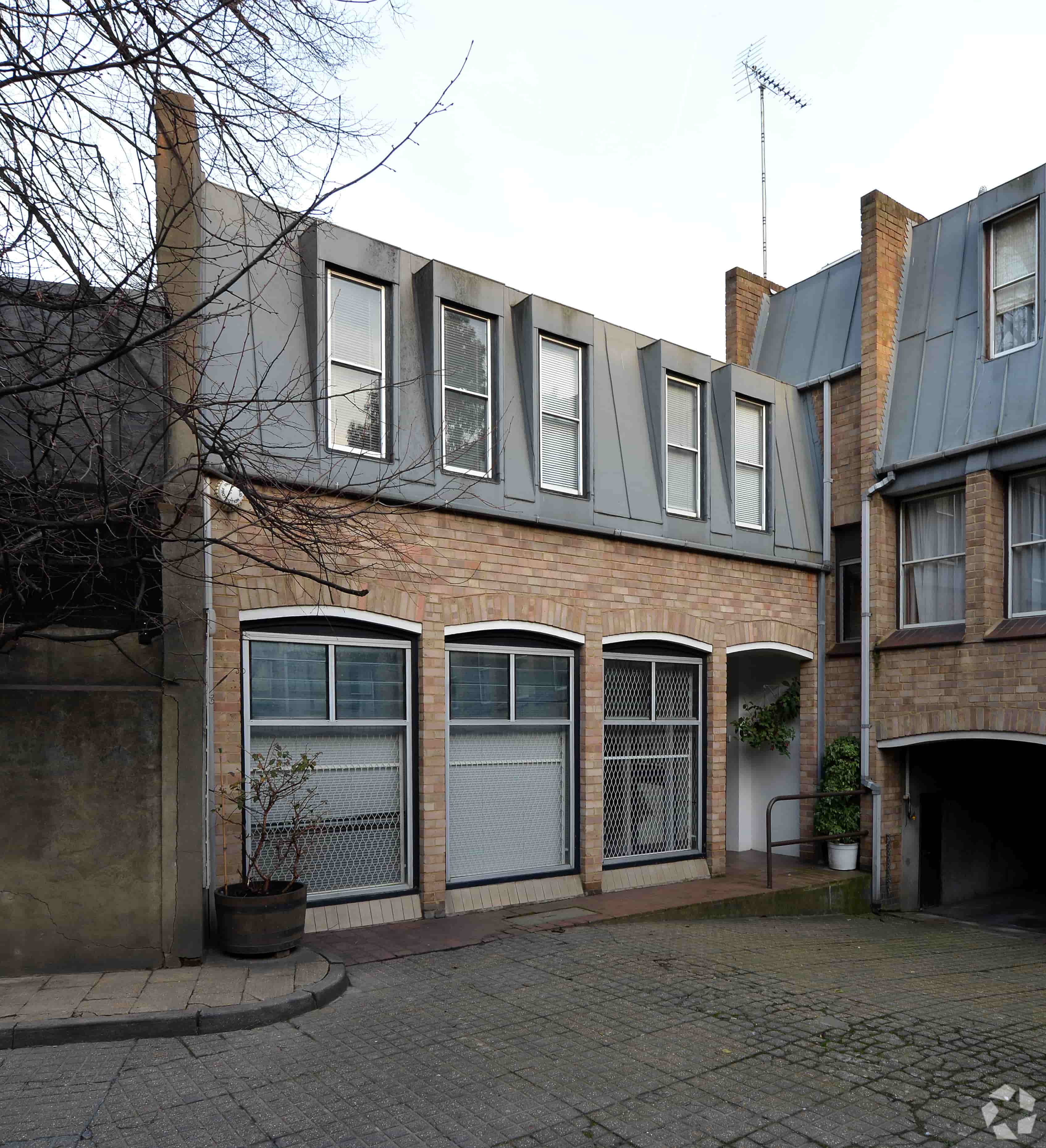 7 Rosehart Mews – Office Space for Lease – 2,529 sq ft – Notting Hill, London W11