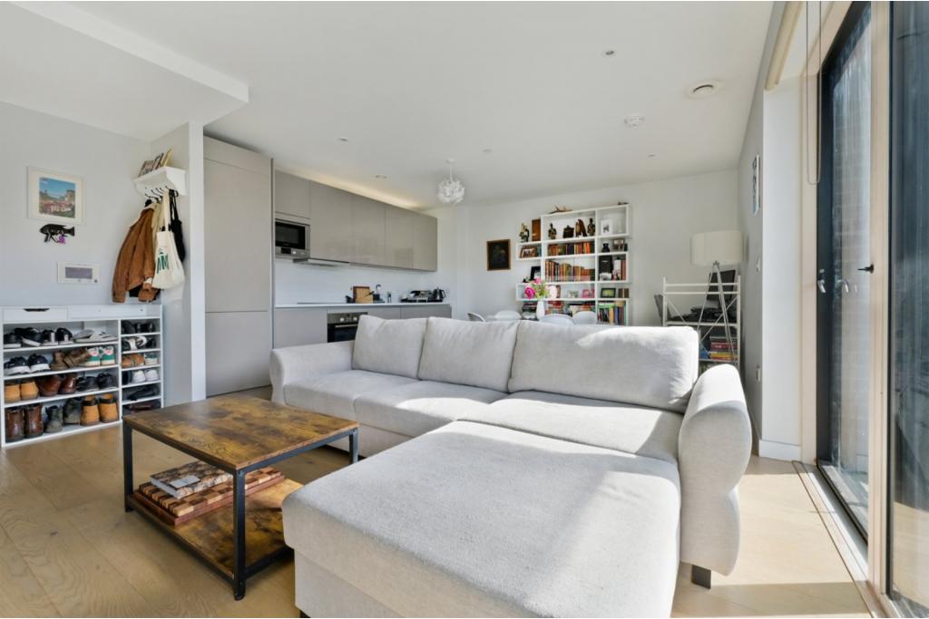 1 Bedroom Apartment for Sale – £540,000 – Victory Place, Elephant & Castle, London SE17