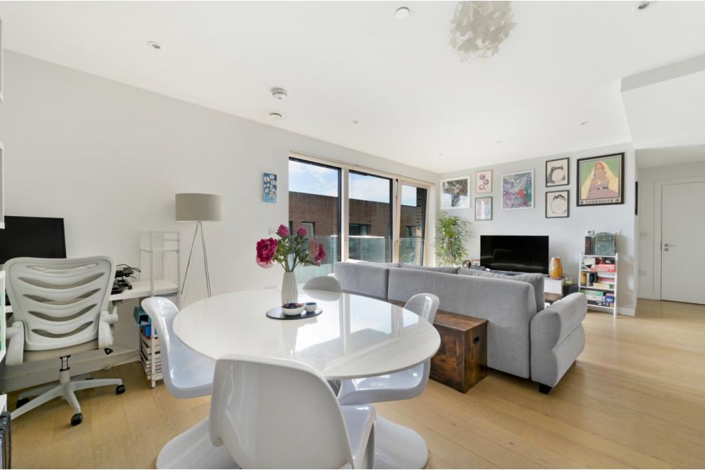 1 Bedroom Apartment for Sale – £540,000 – Victory Place, Elephant & Castle, London SE17