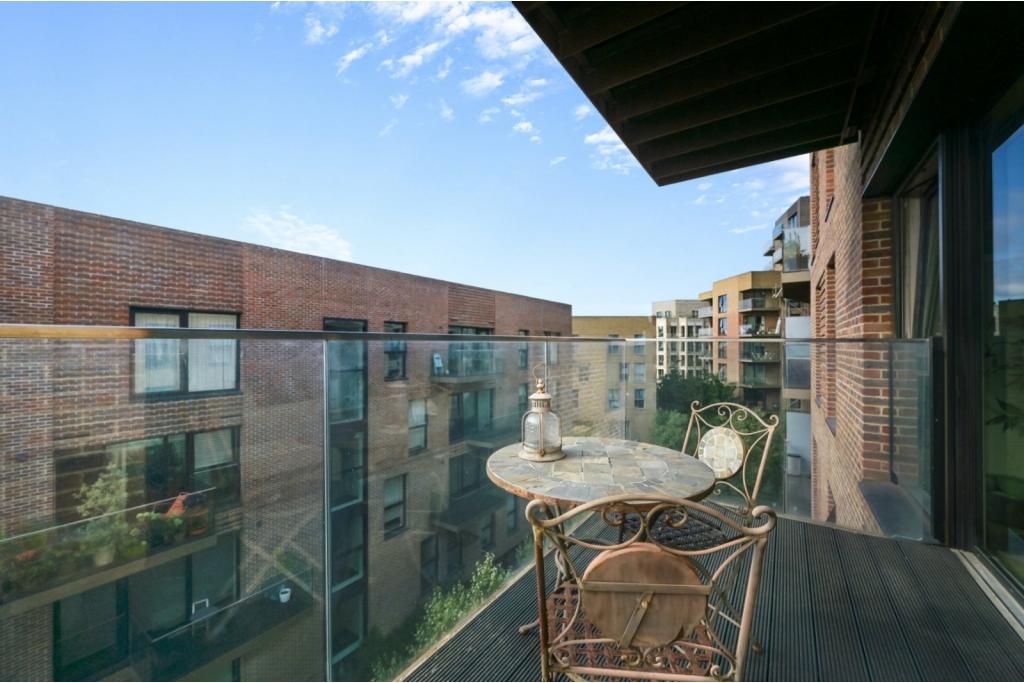 1 Bedroom Apartment for Sale – £540,000 – Victory Place, Elephant & Castle, London SE17