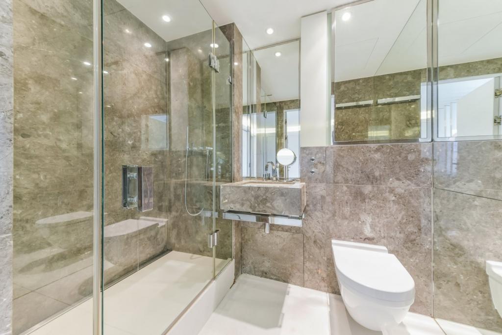 Studio Apartment for Sale – £320,000 – West Tower, Pan Peninsula, Canary Wharf, London, E14