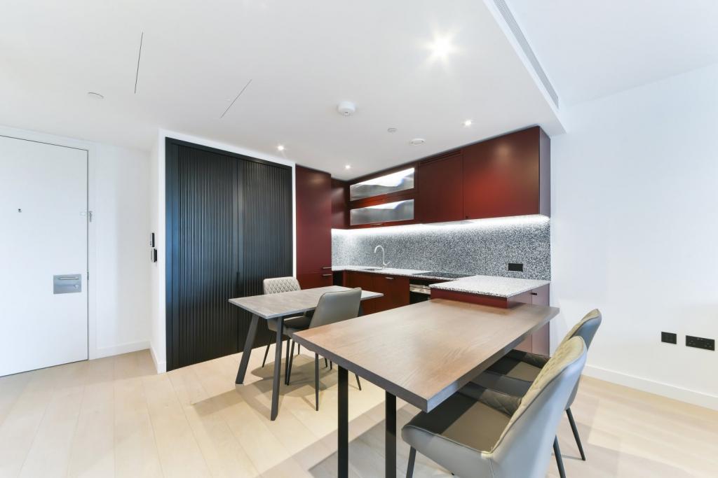 Two Bedroom Apartment for Sale – £1,100,000 – Viaduct Gardens, Nine Elms, London, SW11