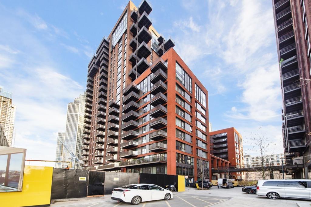 Two Bedroom Apartment for Sale – £1,100,000 – Viaduct Gardens, Nine Elms, London, SW11