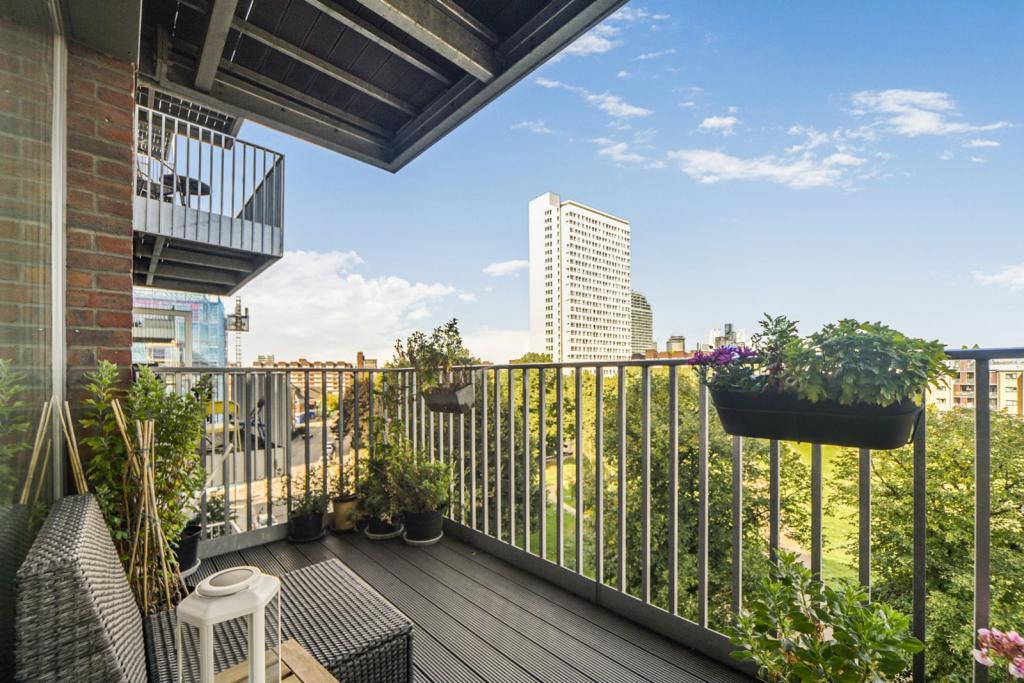 Grove Street, Deptford Landings, Deptford, London, SE8 £399,000