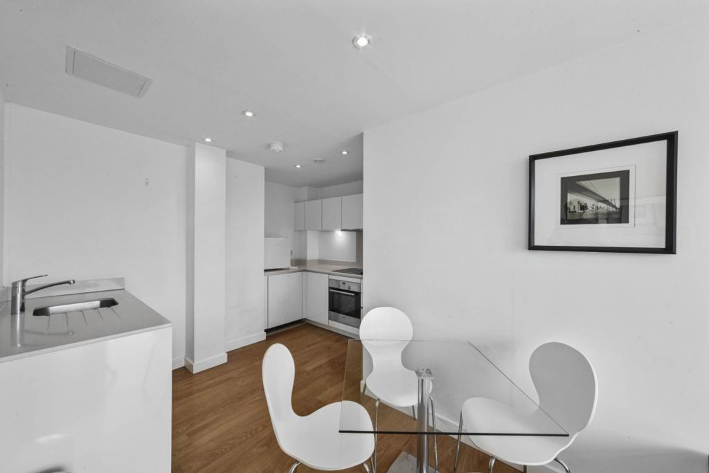 Sargasso Court – 1 Bedroom Apartment for Sale – Bow, London E3 – £325,000