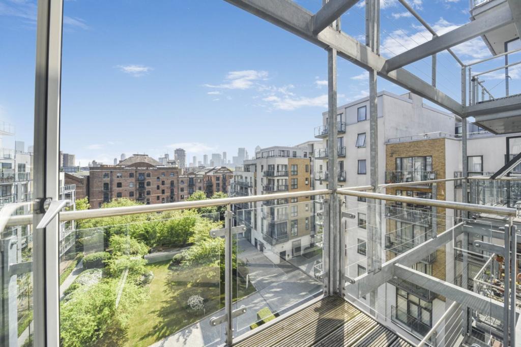 Sargasso Court – 1 Bedroom Apartment for Sale – Bow, London E3 – £325,000