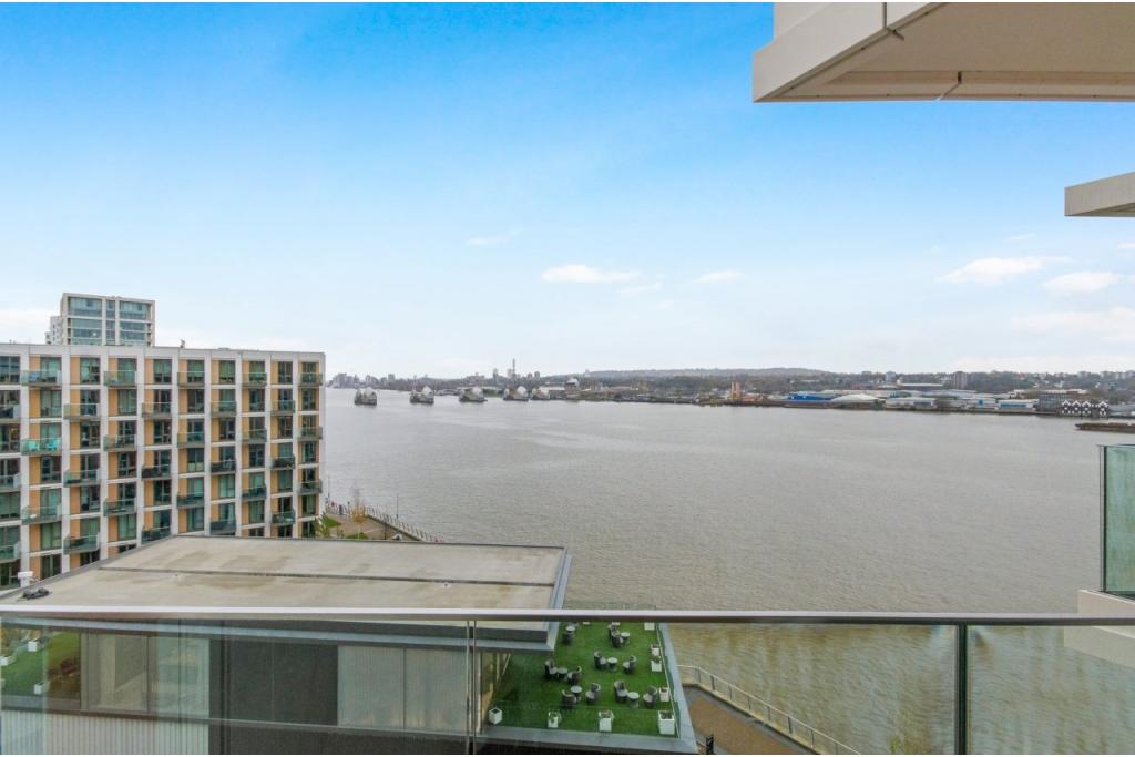 Royal Wharf – Studio Apartment for Sale – Docklands, London E16 – £335,000