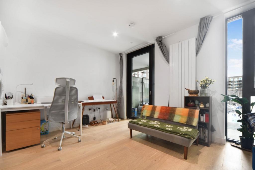 Royal Wharf – Studio Apartment for Sale – Docklands, London E16 – £315,000