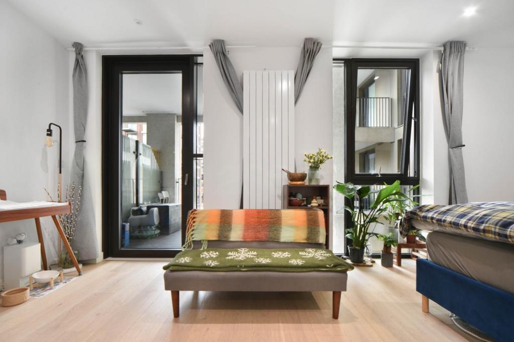 Royal Wharf – Studio Apartment for Sale – Docklands, London E16 – £315,000