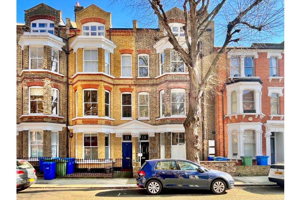 Victorian Conversion – One Bedroom Terraced Apartment for Sale – Austral Street