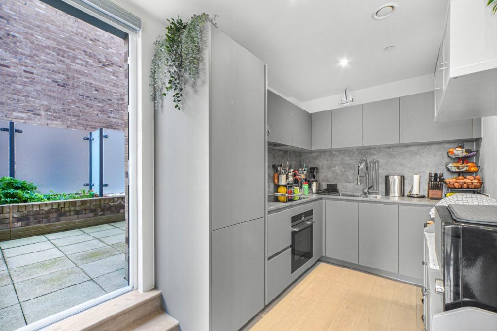 One Bedroom Apartment with River Views – New Union Wharf – £420,000