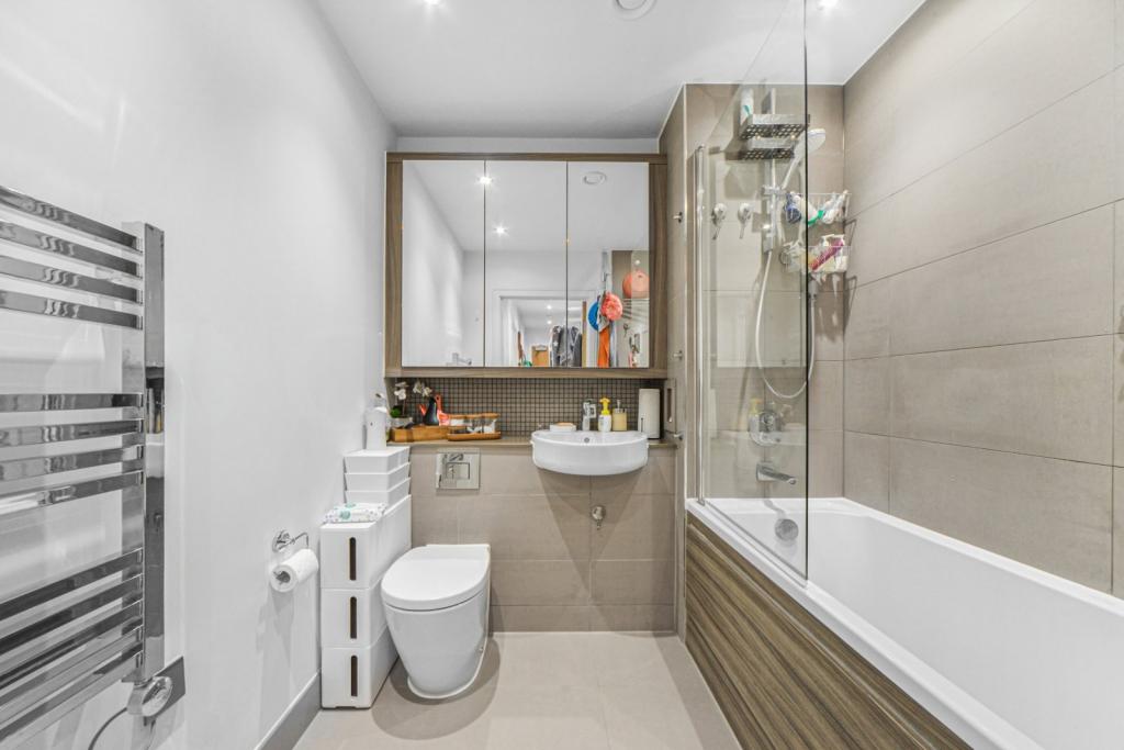 One Bedroom Apartment with River Views – New Union Wharf – £420,000