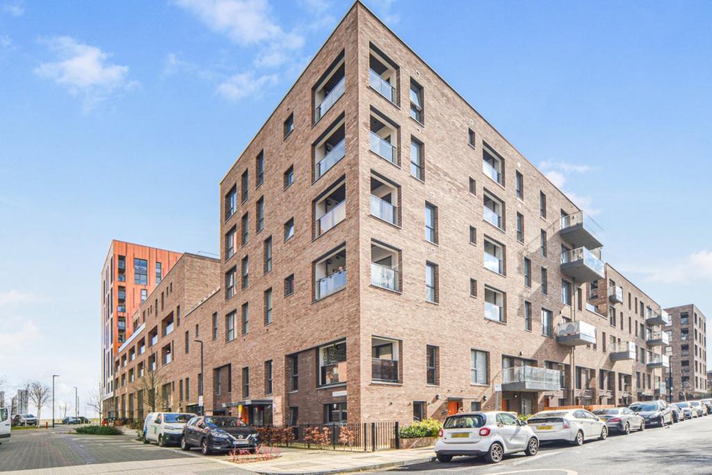 One Bedroom Apartment with River Views – New Union Wharf – £420,000