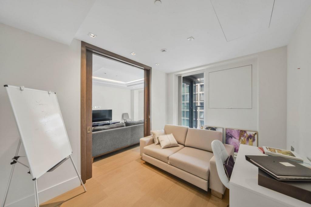 Lord Kensington House – 3-Bedroom Luxury Apartment