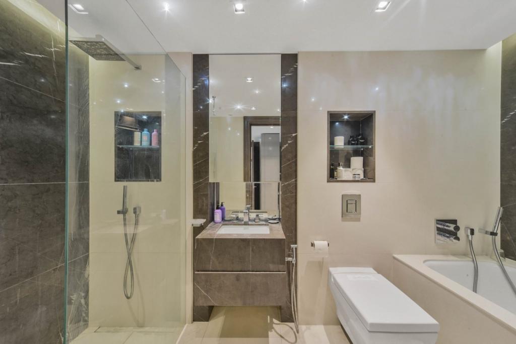Lord Kensington House – 3-Bedroom Luxury Apartment
