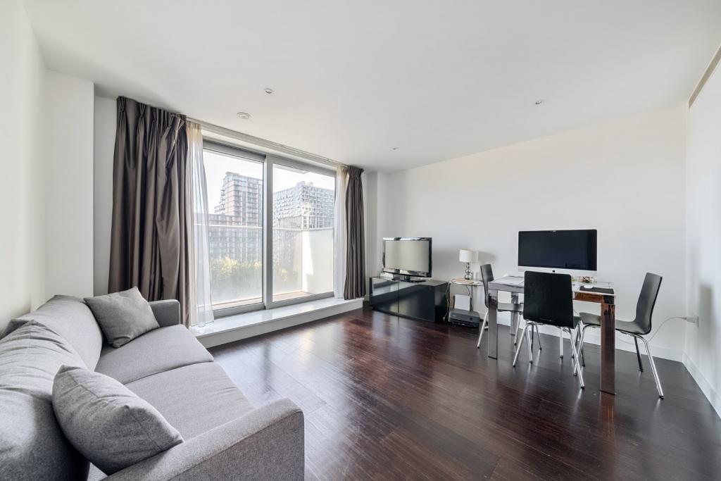 Pan Peninsula Square – 1 Bedroom Apartment for Sale – £450,000 – Canary Wharf, London, E14