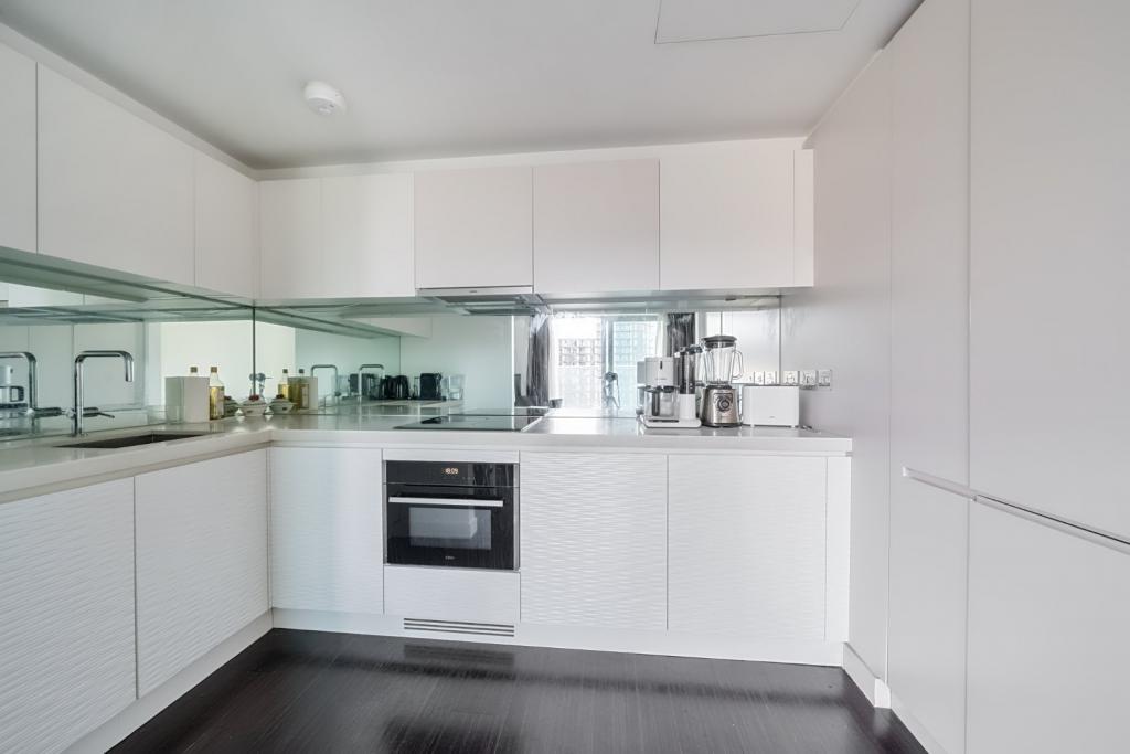 Pan Peninsula Square – 1 Bedroom Apartment for Sale – £450,000 – Canary Wharf, London, E14