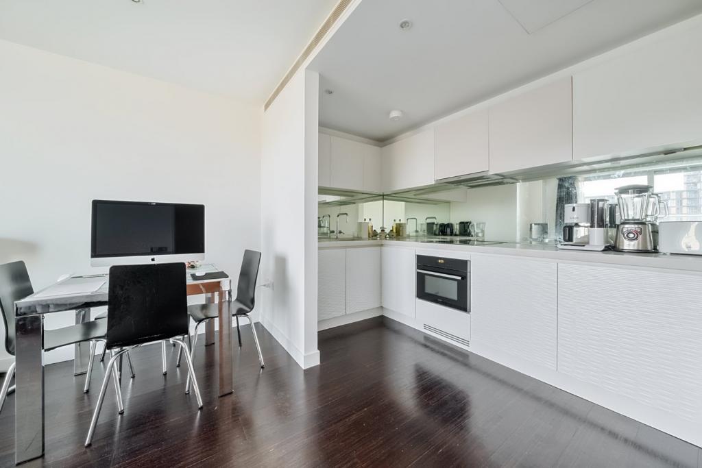 Pan Peninsula Square – 1 Bedroom Apartment for Sale – £450,000 – Canary Wharf, London, E14