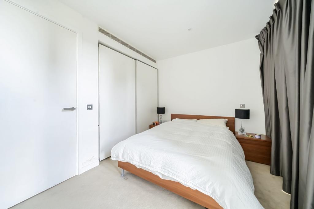 Pan Peninsula Square – 1 Bedroom Apartment for Sale – £450,000 – Canary Wharf, London, E14