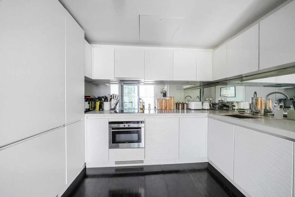 Pan Peninsula – 1 Bedroom Apartment for Sale – £475,000 – Canary Wharf, London, E14