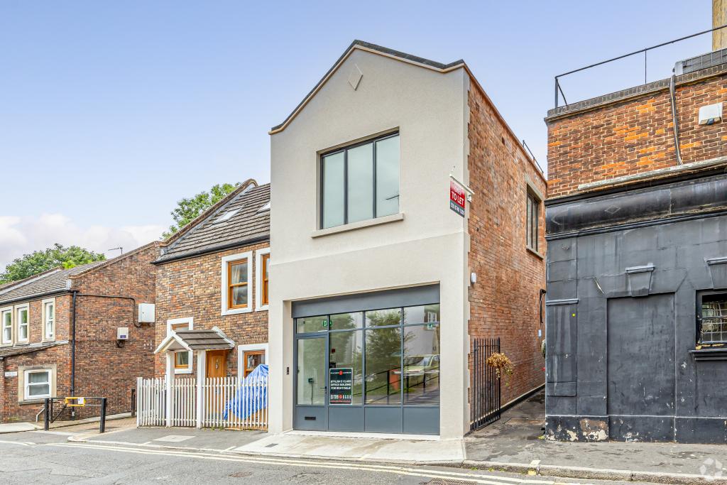 2 Munden St – Self-Contained Office Space for Lease – Hammersmith Submarket, London W14 0RH