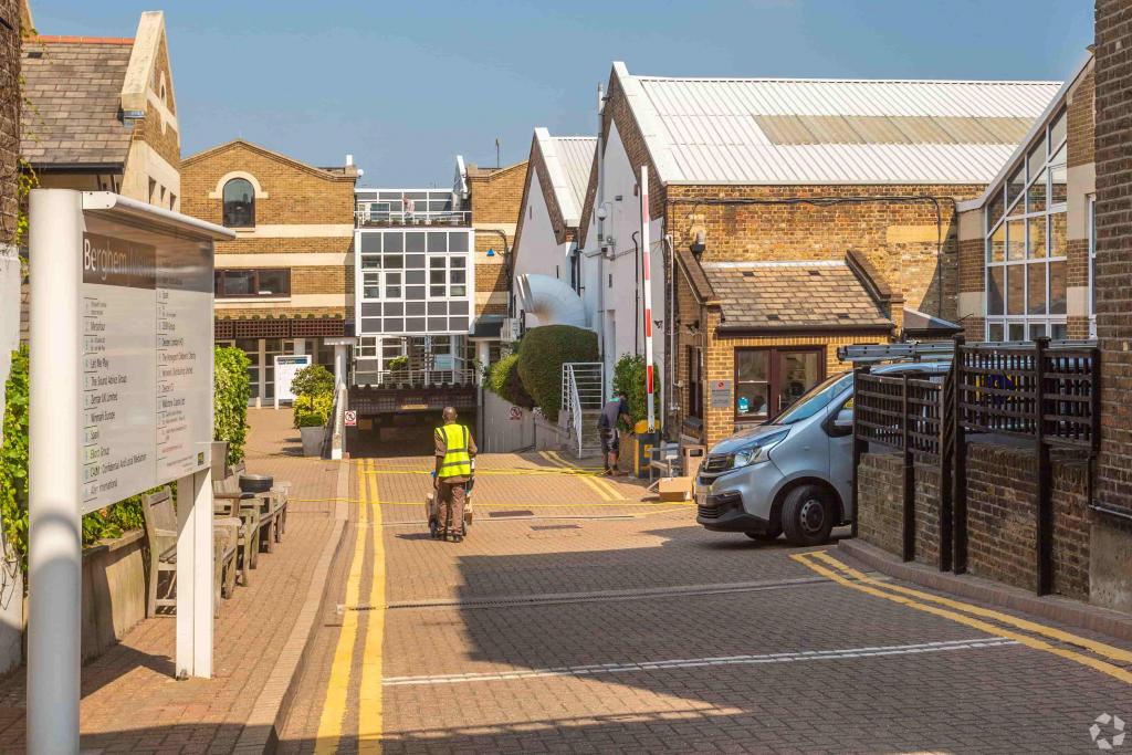 Blythe Rd – Berghem Mews – Office for Lease – Hammersmith, London W14