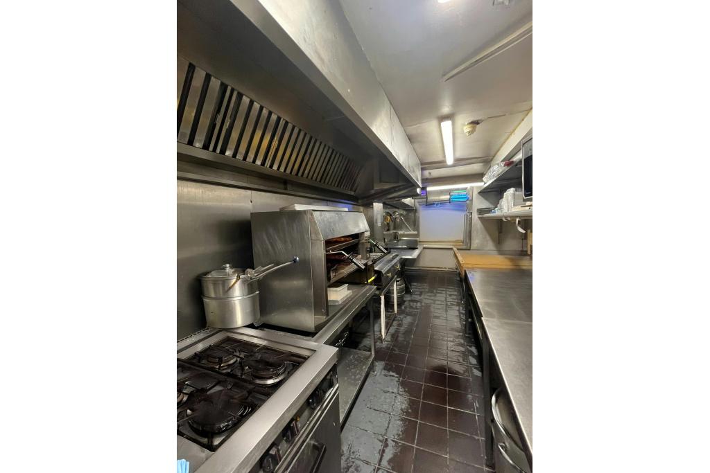 10 Russell Gdns – Retail Property for Lease – Kensington & Chelsea, London W14