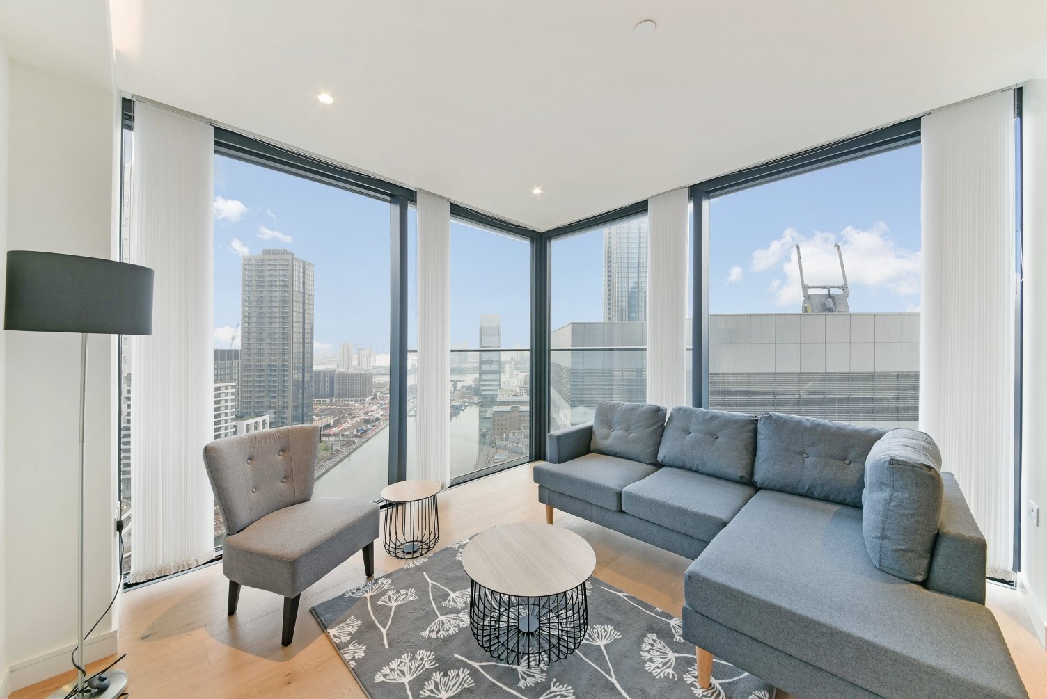 Hampton Tower – 2 Bedroom Apartment for Sale – £880,000 – Canary Wharf, London E14