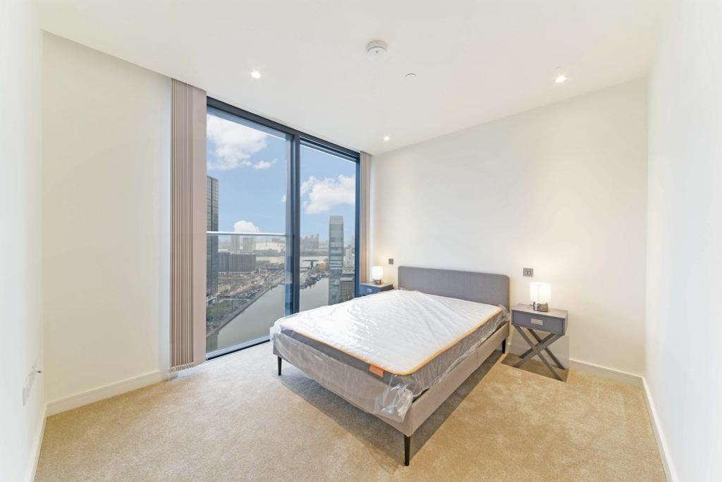 Hampton Tower – 2 Bedroom Apartment for Sale – £880,000 – Canary Wharf, London E14