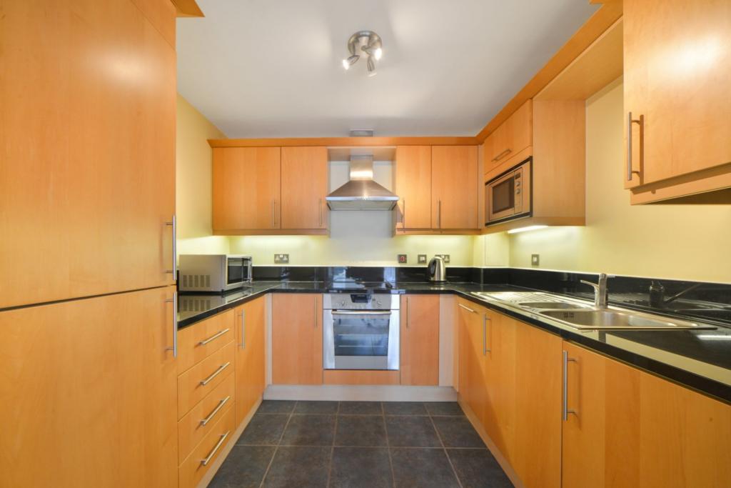 Canary Central – 1 Bedroom Apartment for Sale – £345,000 – Canary Wharf, London E14